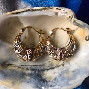 Virgin Mary hoop earrings 18k gold